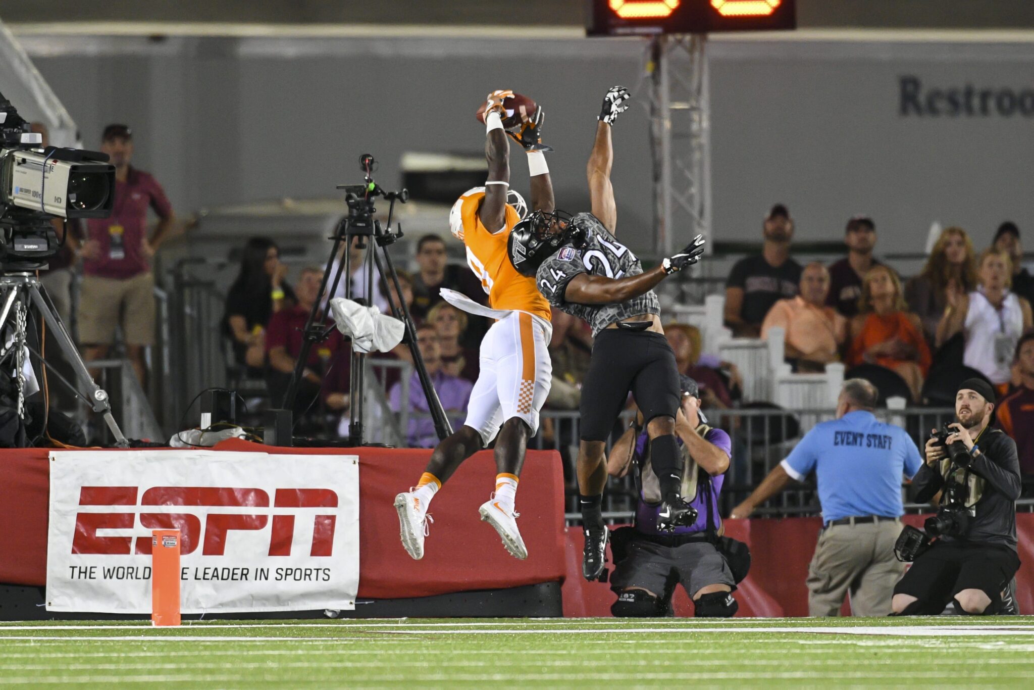 BRISTOL, TN- 2016.09.10 Football Tennessee vs. Virginia Tech