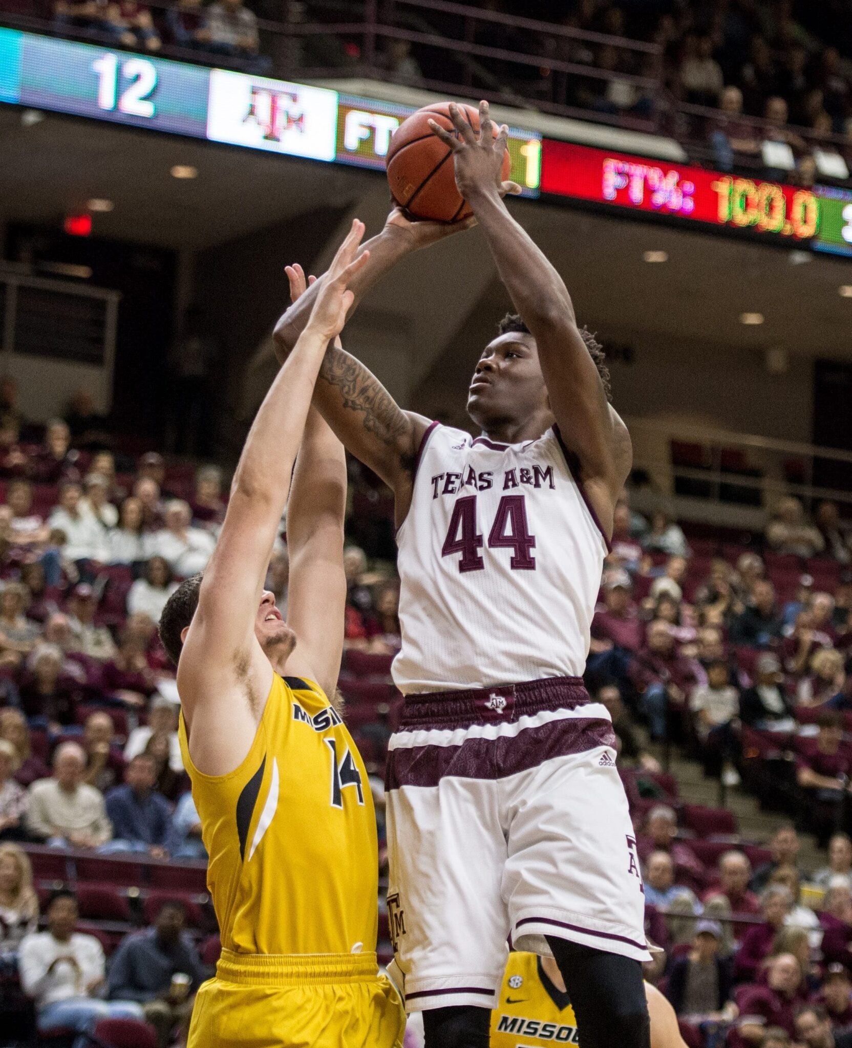 Robert Williams goes up for a basket.