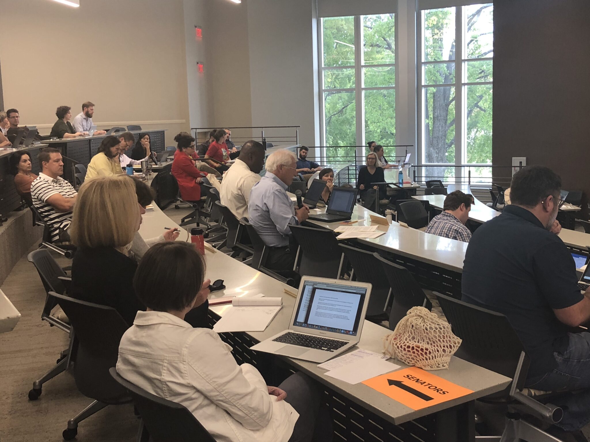 ut-faculty-senate-debates-post-tenure-review-tennessee-journalist