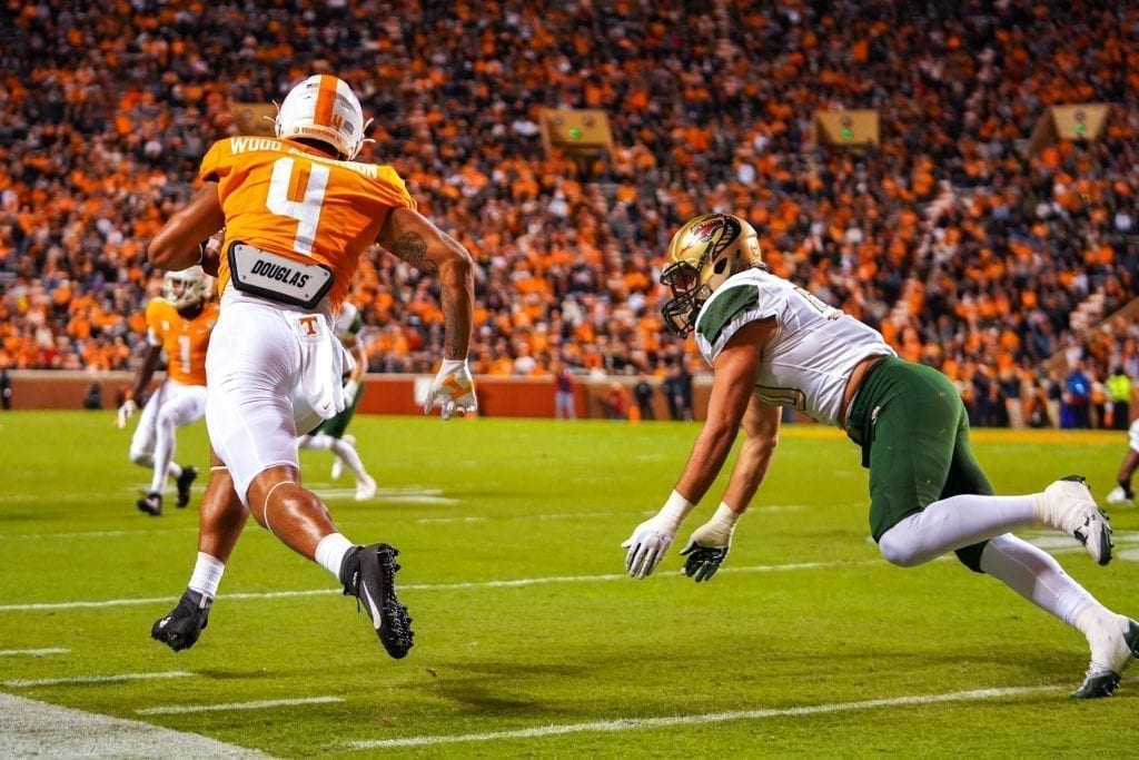 Tennessee tight end Dominick Wood-Anderson (4) runs down the sideline when Tennessee played UAB in Neyland Stadium on November 2, 2019. Photo/ Ben Gleason